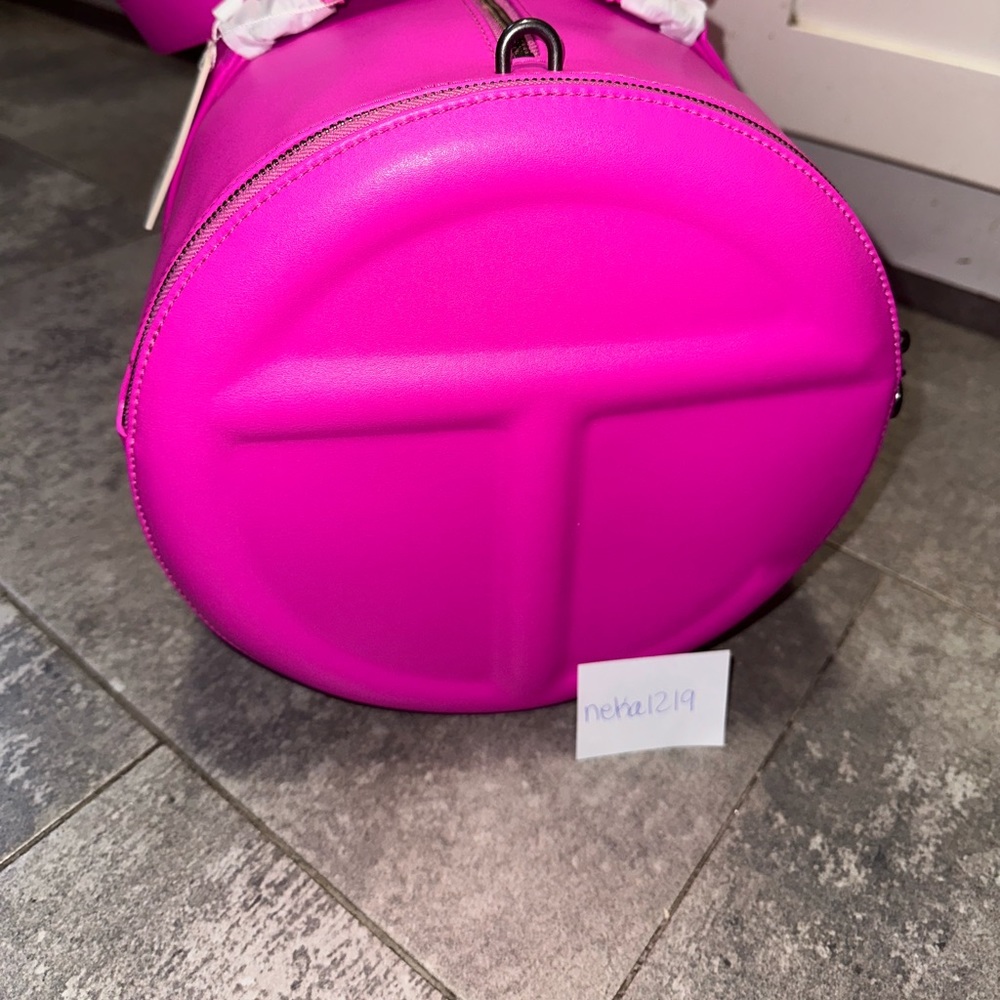 Large Telfar Duffle- Azalea - Picture 3 of 8
